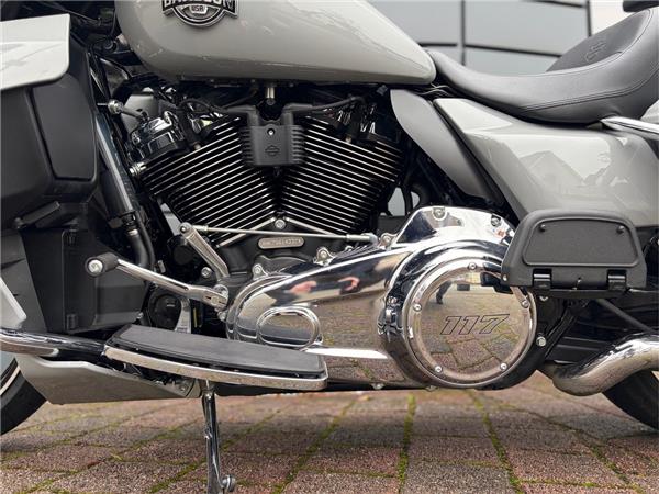 FLHXU STREET GLIDE ULTRA Wilbers / Jekill&Hyde