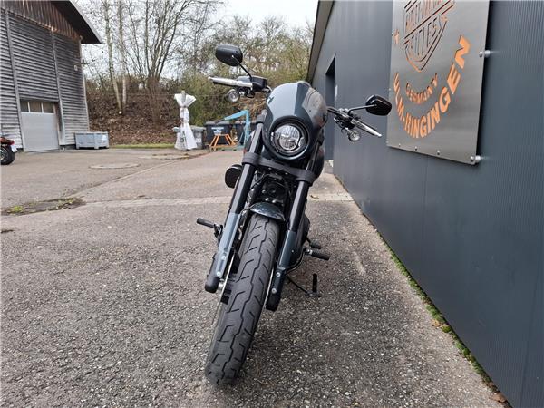 Softail FXLRS Low Rider S mit J&H Auspuff