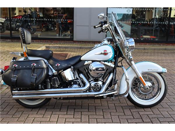 2017 HARLEY-DAVIDSON SOFTAIL FLSTC HERITAGE SOFTAIL CLASSIC
