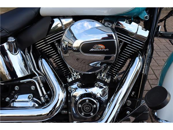 2017 HARLEY-DAVIDSON SOFTAIL FLSTC HERITAGE SOFTAIL CLASSIC