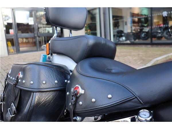 2017 HARLEY-DAVIDSON SOFTAIL FLSTC HERITAGE SOFTAIL CLASSIC