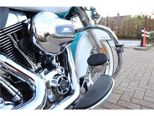 2017 HARLEY-DAVIDSON SOFTAIL FLSTC HERITAGE SOFTAIL CLASSIC