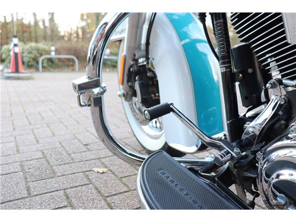 2017 HARLEY-DAVIDSON SOFTAIL FLSTC HERITAGE SOFTAIL CLASSIC