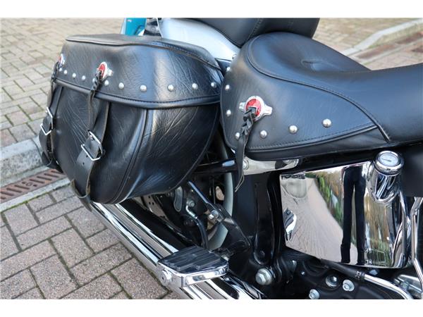 2017 HARLEY-DAVIDSON SOFTAIL FLSTC HERITAGE SOFTAIL CLASSIC