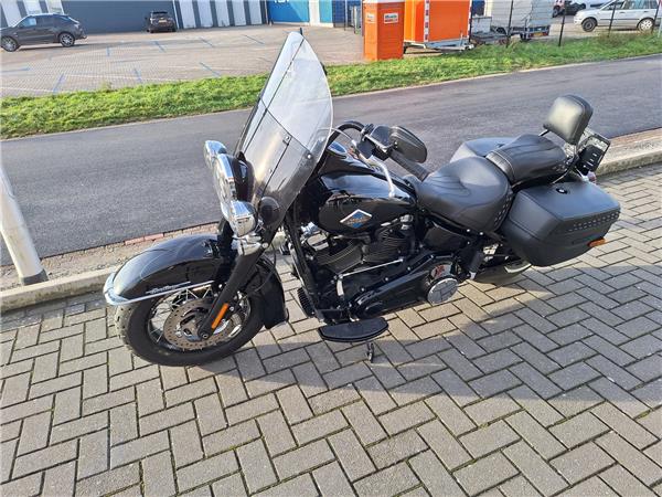 New Harley-Davidson FLHC Heritage Classic 117