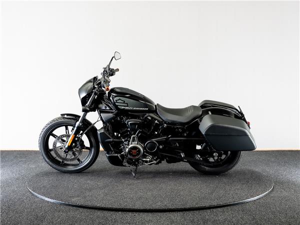 2022 Harley-Davidson RH975 Vivid Black