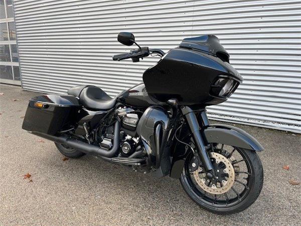 2018 Harley-Davidson Touring Road Glide Special FLTRXS