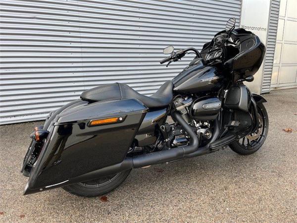 2018 Harley-Davidson Touring Road Glide Special FLTRXS