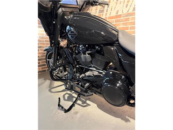 2024 harley-davidson FLHX Street Glide Black Finish 117