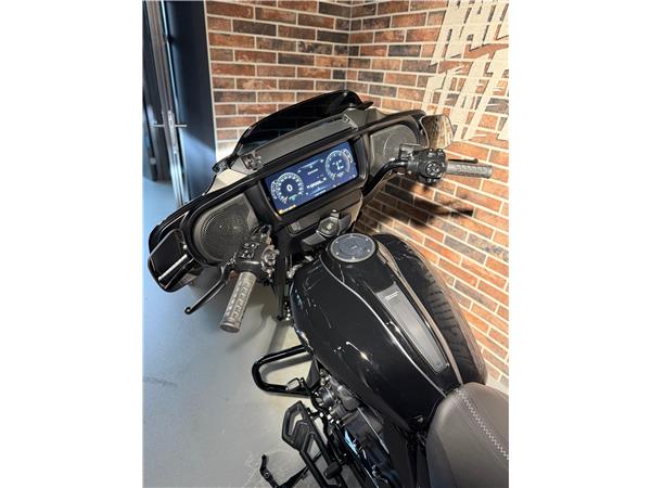 2024 harley-davidson FLHX Street Glide Black Finish 117