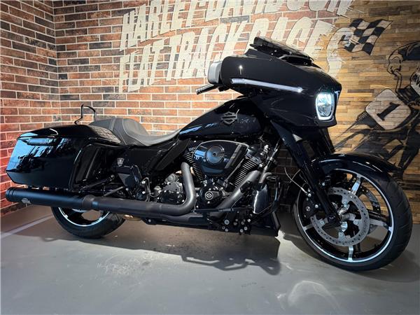 2024 harley-davidson FLHX Street Glide Black Finish 117