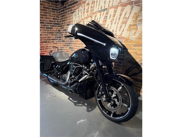 2024 harley-davidson FLHX Street Glide Black Finish 117