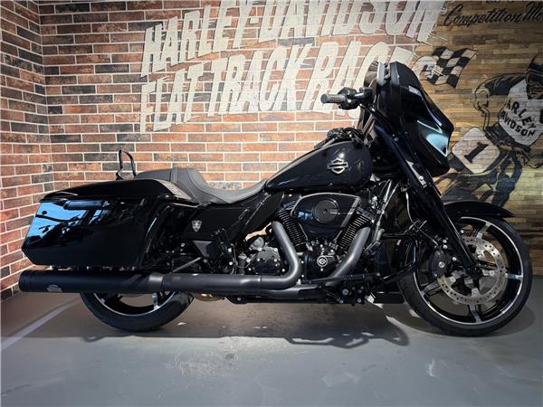 2024 harley-davidson FLHX Street Glide Black Finish 117