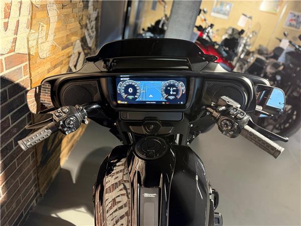 2024 harley-davidson FLHX Street Glide Black Finish 117