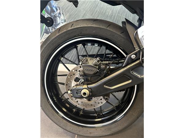 2025 Kawasaki Z650 RS