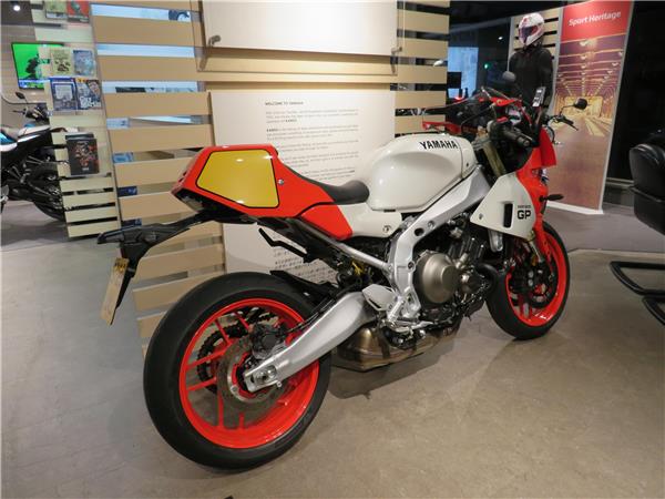 YAMAHA XSR900 GP