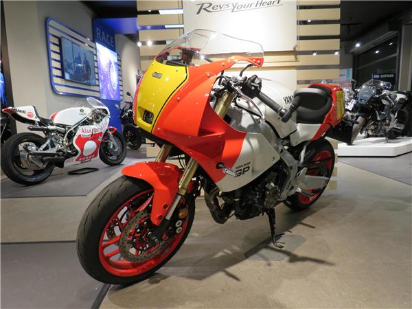 YAMAHA XSR900 GP