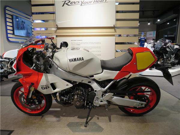 YAMAHA XSR900 GP