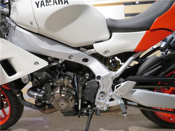 YAMAHA XSR900 GP