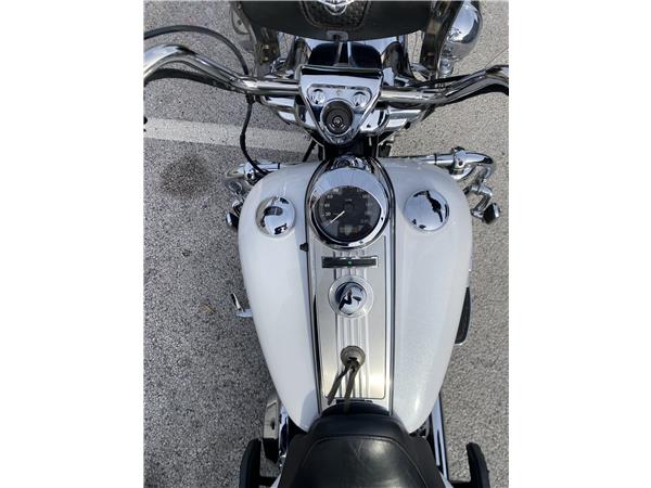 2013 HARLEY-DAVIDSON ROAD KING