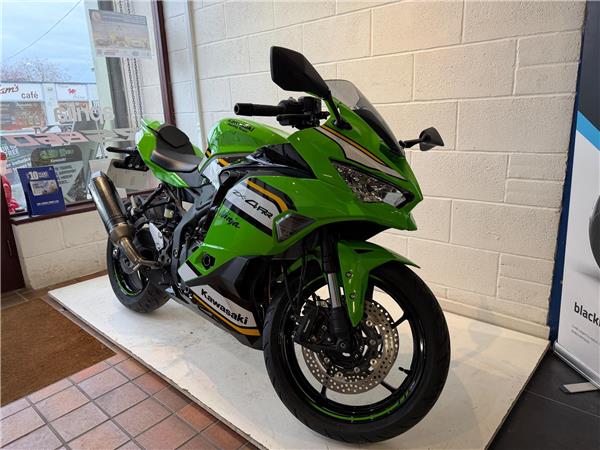 2025 Kawasaki Ninja ZX-4RR