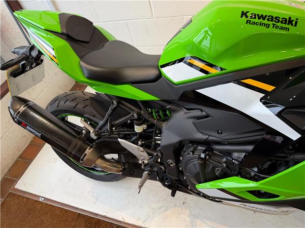 2025 Kawasaki Ninja ZX-4RR