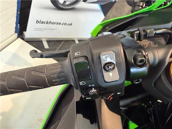 2025 Kawasaki Ninja ZX-4RR