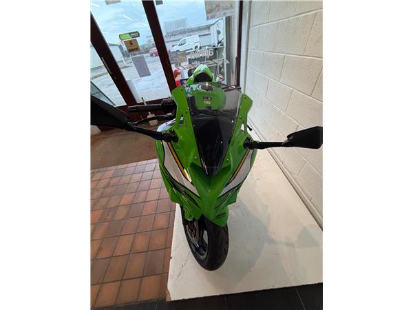 2025 Kawasaki Ninja ZX-4RR