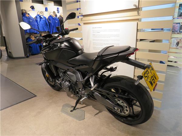 YAMAHA MT-09   Y-AMT
