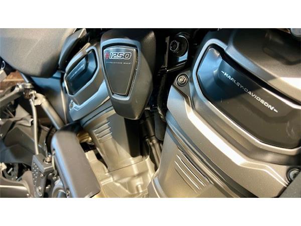 2025 harley-davidson RA Pan America 1250 Special