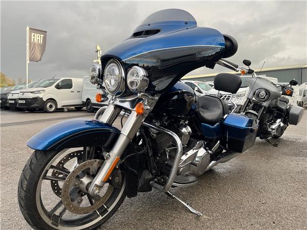 2018 HARLEY-DAVIDSON TOURING FLHX STREET GLIDE