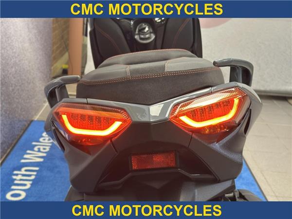  Yamaha XMAX 300 X-MAX Tech MAX 300