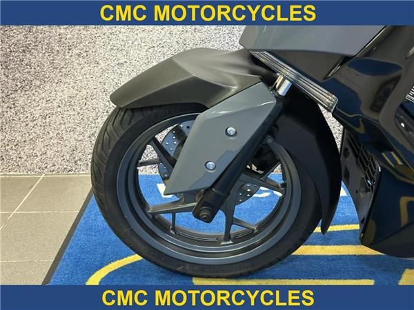  Yamaha XMAX 300 X-MAX Tech MAX 300