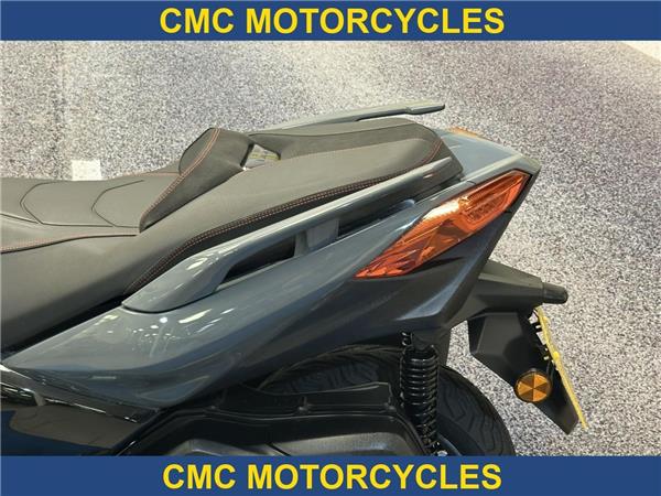  Yamaha XMAX 300 X-MAX Tech MAX 300