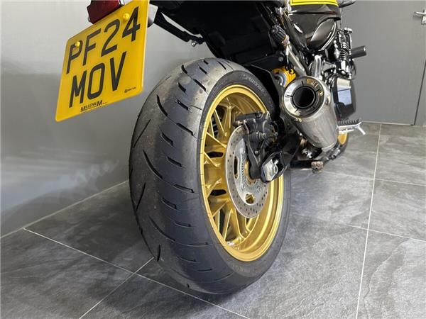 2024 Kawasaki Z900 RS SE