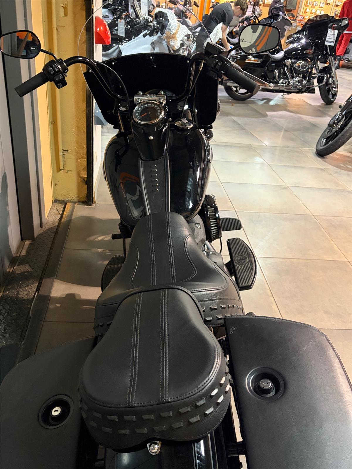2023 HARLEY-DAVIDSON HERITAGE