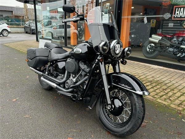 2022 HARLEY-DAVIDSON SOFTAIL FLHCS HERITAGE CLASSIC 114