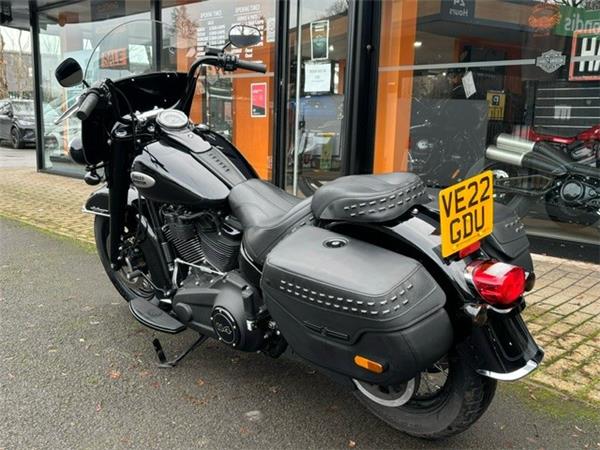 2022 HARLEY-DAVIDSON SOFTAIL FLHCS HERITAGE CLASSIC 114