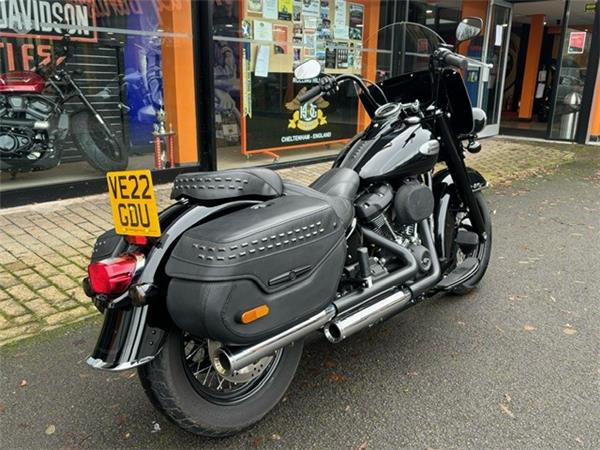 2022 HARLEY-DAVIDSON SOFTAIL FLHCS HERITAGE CLASSIC 114