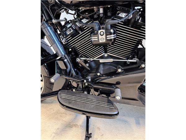 2024 harley-davidson FLHX Street Glide Black Finish 117