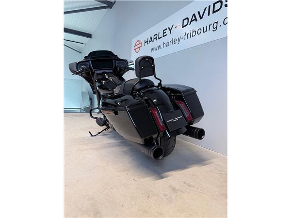 2024 harley-davidson FLHX Street Glide Black Finish 117