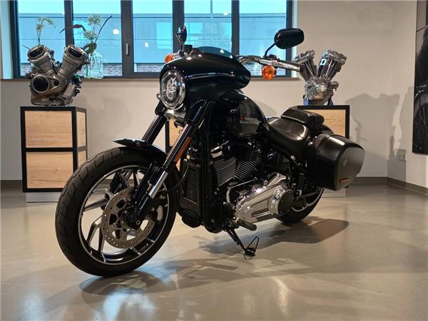 FLSB Softail Sport Glide 