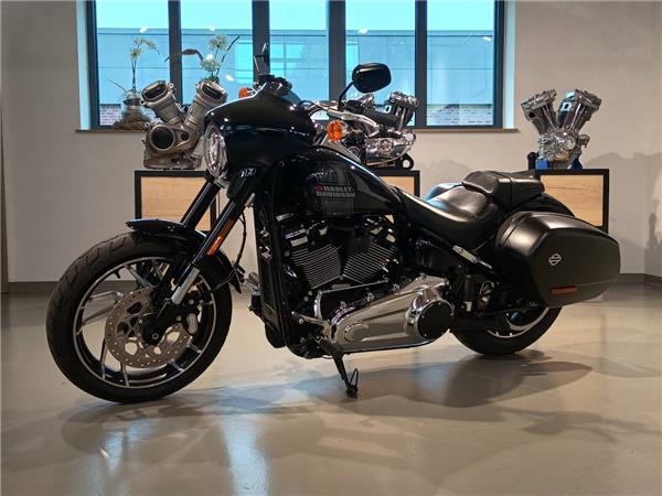 FLSB Softail Sport Glide 