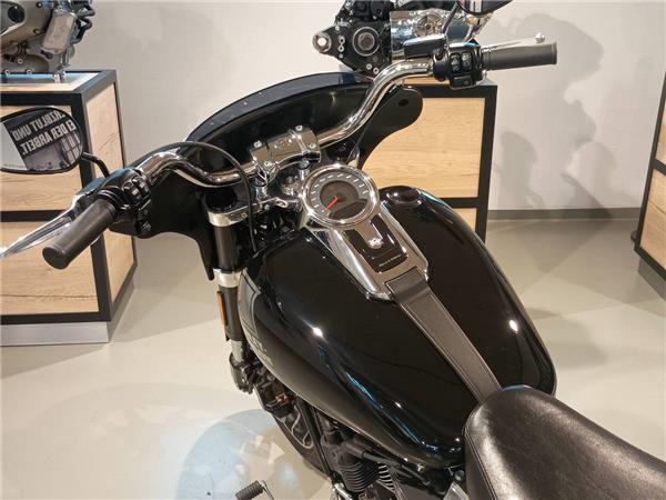 FLSB Softail Sport Glide 