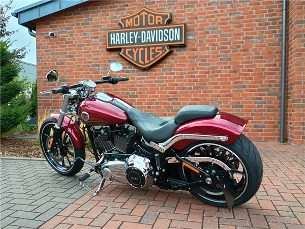 FXSB Softail Breakout 103 