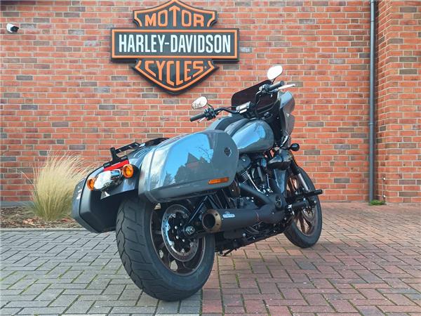 FXLRST Softail Low Rider ST 