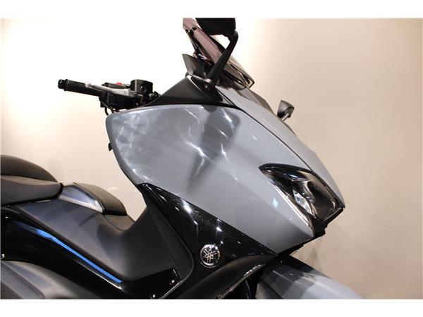 YAMAHA T- MAX TECH MAX 560