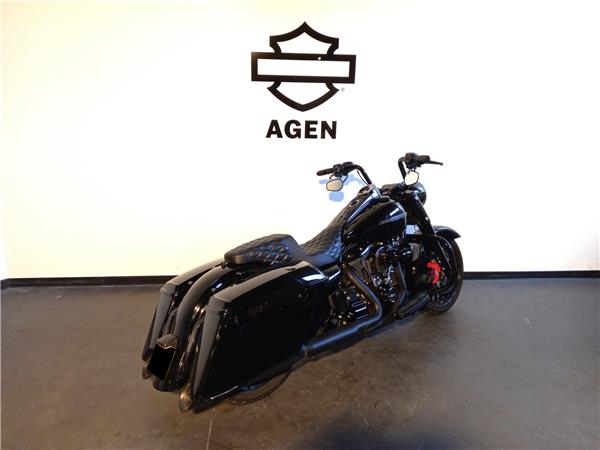 2018 HARLEY-DAVIDSON ROAD KING
