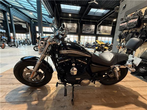 2015 HARLEY-DAVIDSON CUSTOM