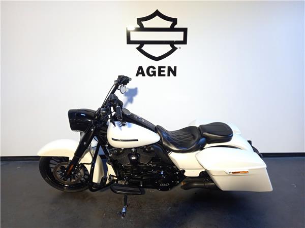 2018 HARLEY-DAVIDSON ROAD KING
